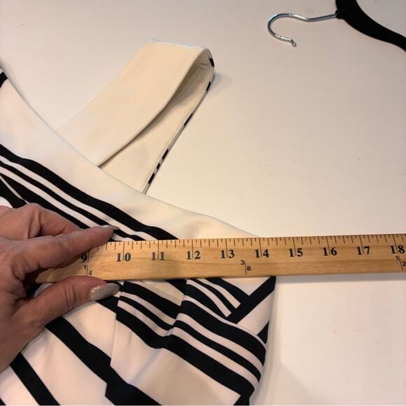 KEEPSAKE the Label Cross Neck Halter Geometric Print Jumpsuit XXS - Picture 9 of 12